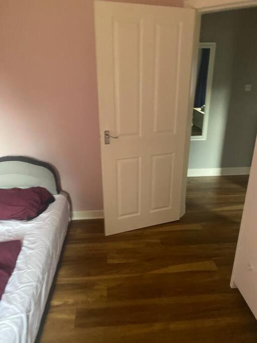 Lovely 2 Bedroom With Private Garden Edinburgh Exterior photo