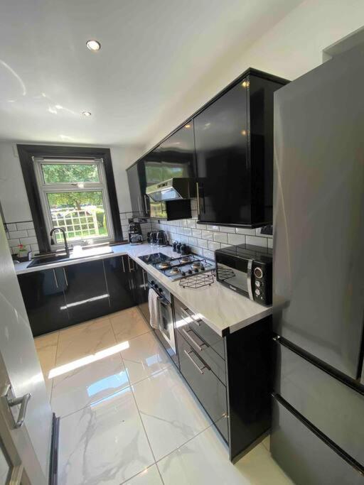 Lovely 2 Bedroom With Private Garden Edinburgh Exterior photo